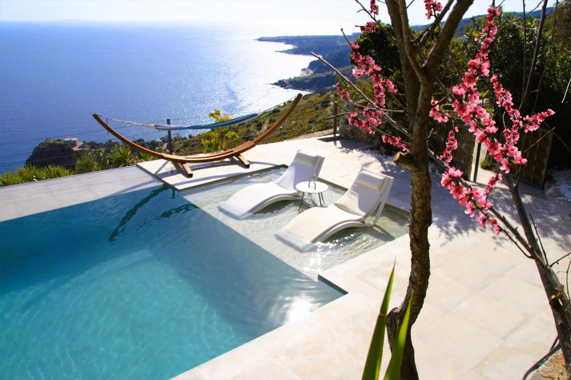 Anemos Luxury Villas โรดาคิโน ภายนอก รูปภาพ